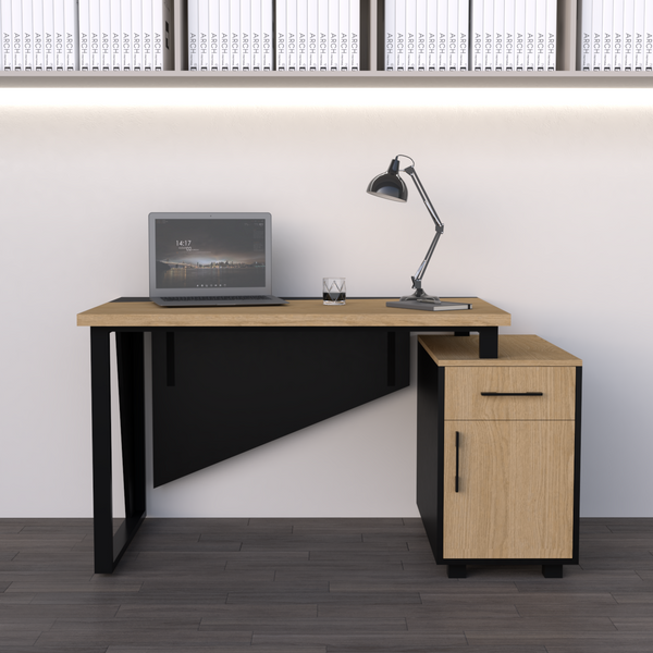 Edge Staff Table 2.5' * 4'